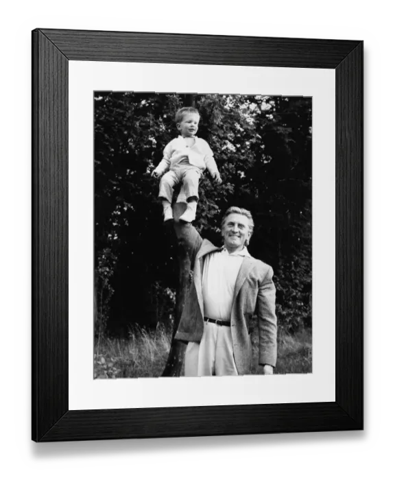 Framed Print : Kirk Douglas Framed Print : Kirk Douglas