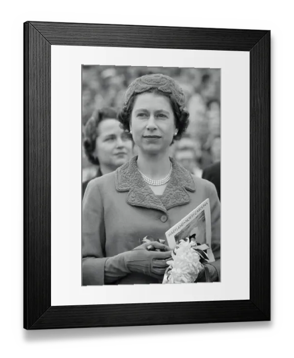 Framed Print : Close up Portrait of Queen Elizabeth Framed Print : Close up Portrait of Queen Elizabeth