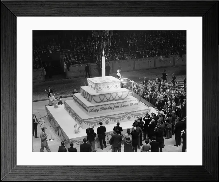 Framed Print : Elizabeth Taylor's Birthday Bash Framed Print : Elizabeth Taylor's Birthday Bash
