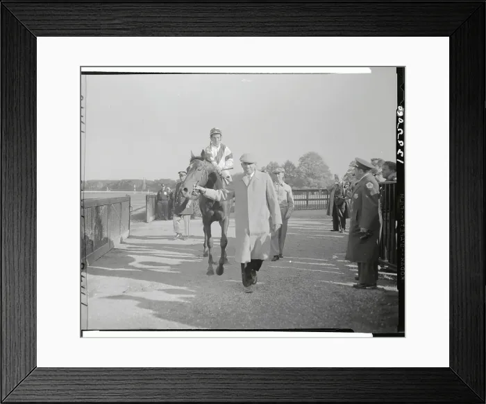 Framed Print : Willie Shoemaker on Gallant Man in Winner's Circle Framed Print : Willie Shoemaker on Gallant Man in Winner's Circle