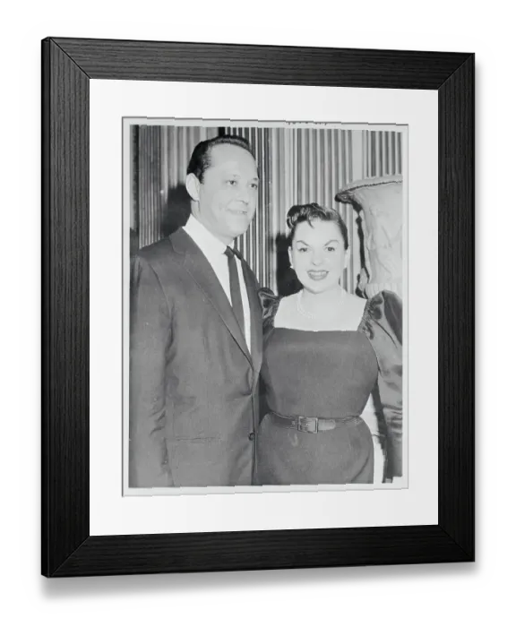 Framed Print : Portrait of Judy Garland with Husband Sid Luft Framed Print : Portrait of Judy Garland with Husband Sid Luft