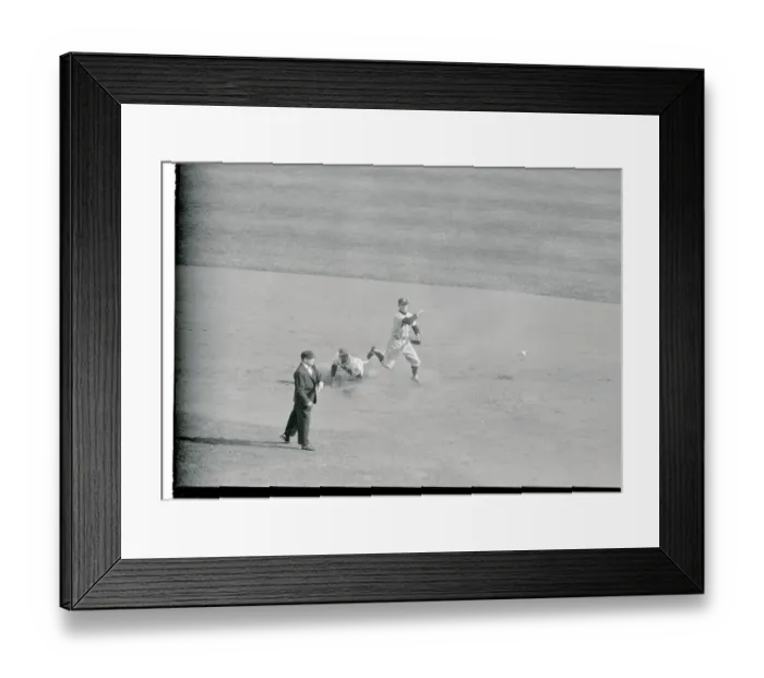 Framed Print : Portrait of Hank Aaron in World Series Framed Print : Portrait of Hank Aaron in World Series