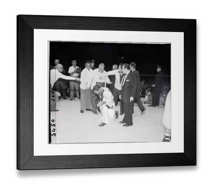 Framed Print : Carmen Basilio Kneels in Prayer in Ring Framed Print : Carmen Basilio Kneels in Prayer in Ring