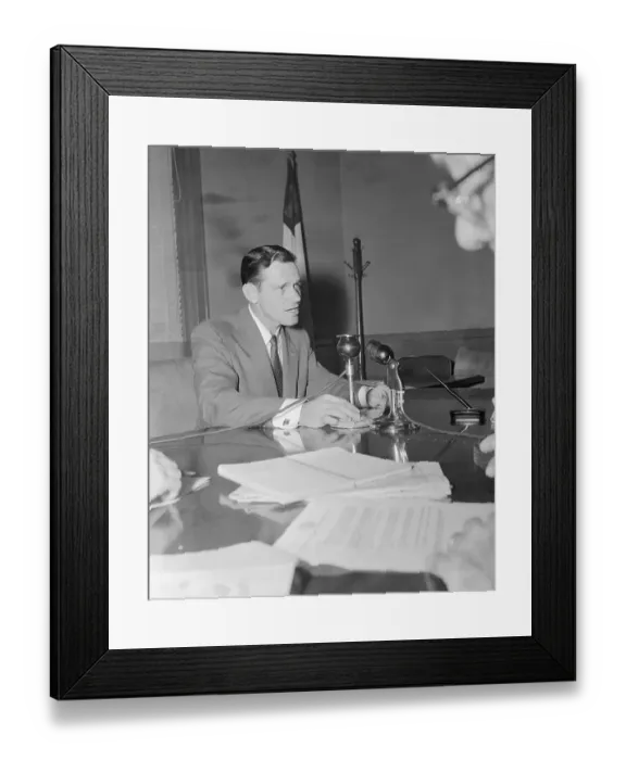 Framed Print : Mayor Woodrow Mann Stating Support for Desegregation Framed Print : Mayor Woodrow Mann Stating Support for Desegregation