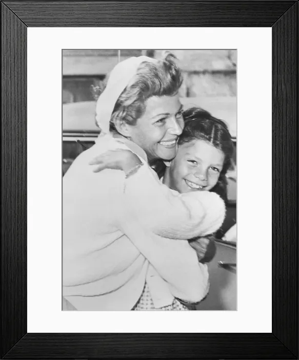 Framed Print : Rita Hayworth and Princess Yasmin Hugging Framed Print : Rita Hayworth and Princess Yasmin Hugging