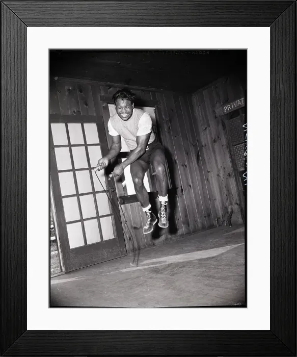 Framed Print : Sugar Ray Robinson with Jump Rope Framed Print : Sugar Ray Robinson with Jump Rope