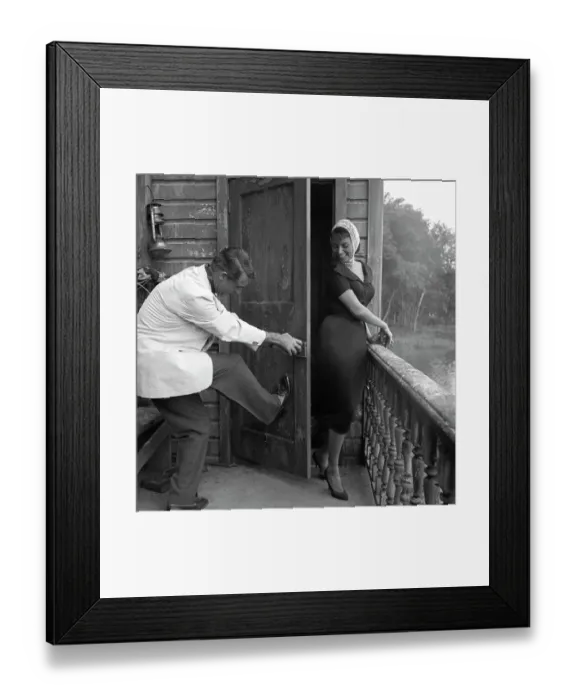 Framed Print : Cary Grant and Sophia Loren Framed Print : Cary Grant and Sophia Loren