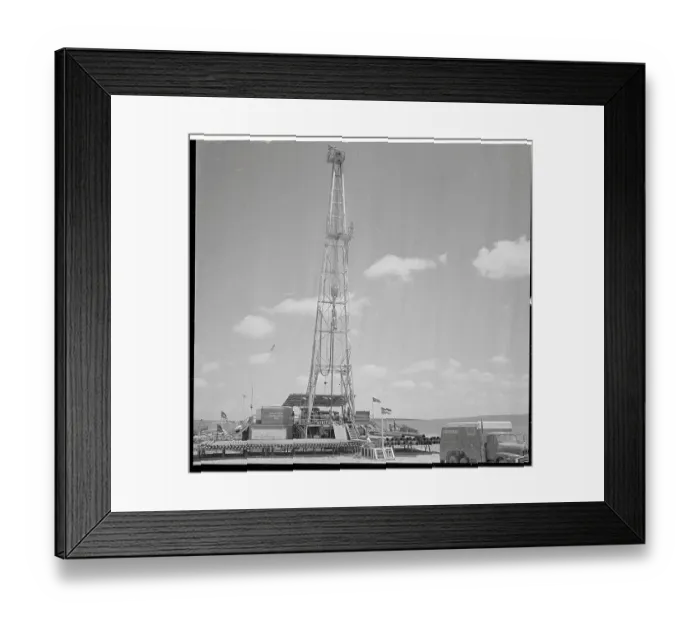 Framed Print : Oil Rig Drilling for Oil Framed Print : Oil Rig Drilling for Oil