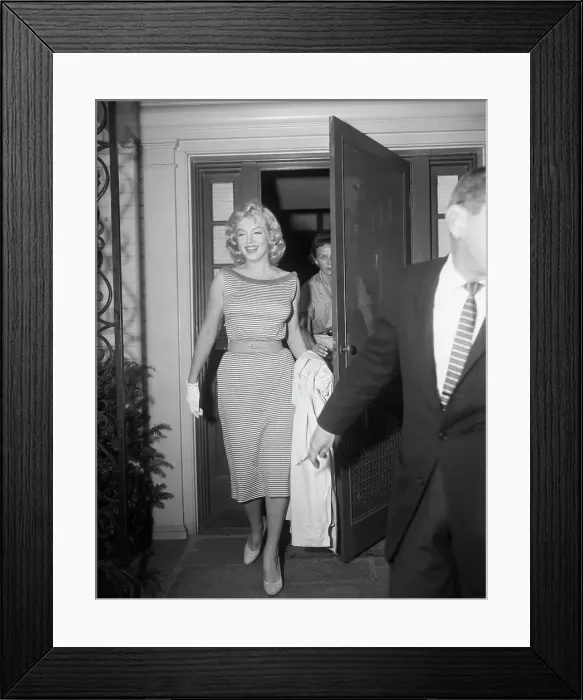 Framed Print : Portrait of Marilyn Monroe Leaving House Framed Print : Portrait of Marilyn Monroe Leaving House
