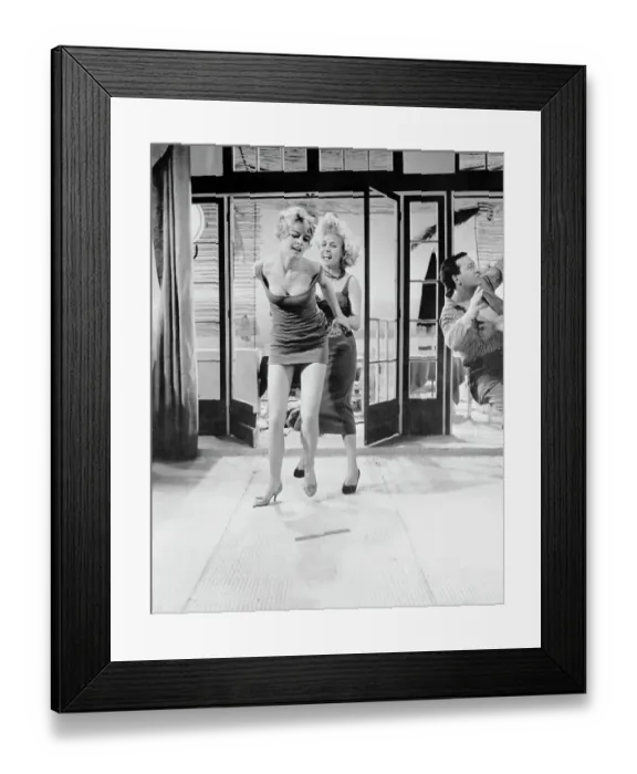 Framed Print : Brigitte Bardot in Scene from Une Parisienne Framed Print : Brigitte Bardot in Scene from Une Parisienne