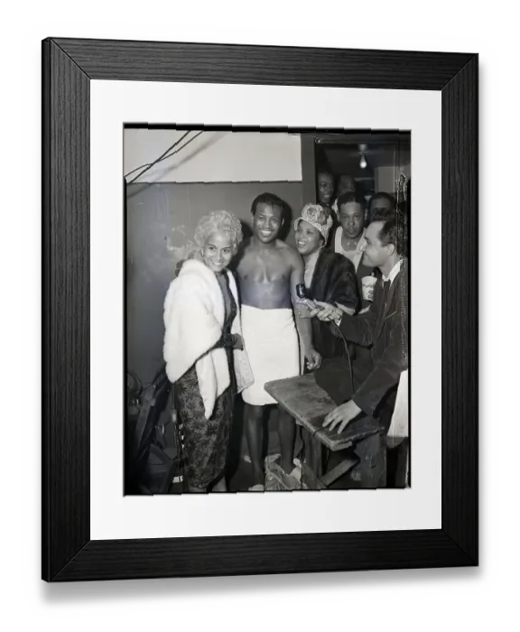Framed Print : Shirtless Ray Robinson with Wife and Sister Framed Print : Shirtless Ray Robinson with Wife and Sister