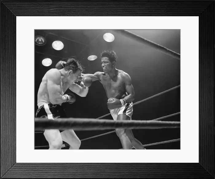 Framed Print : Sugar Ray Robinson Punches at Gene Fullmer Framed Print : Sugar Ray Robinson Punches at Gene Fullmer
