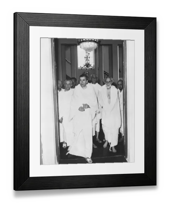 Framed Print : Reza Pahlevi Wears Robe / Visiting Mecca Framed Print : Reza Pahlevi Wears Robe / Visiting Mecca