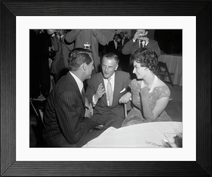 Framed Print : Cary Grant with Stanley Kramer and Sophia Loren Framed Print : Cary Grant with Stanley Kramer and Sophia Loren