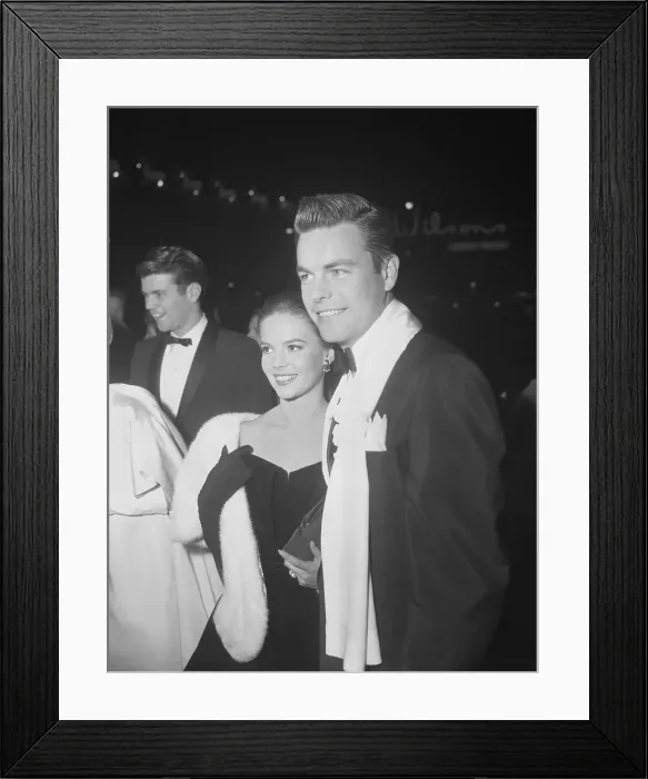 Framed Print : Natalie Wood and Robert Wagner Framed Print : Natalie Wood and Robert Wagner