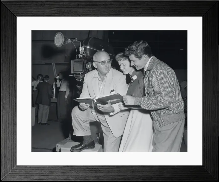 Framed Print : Debbie Reynolds and Eddie Fisher at Movie Set Framed Print : Debbie Reynolds and Eddie Fisher at Movie Set