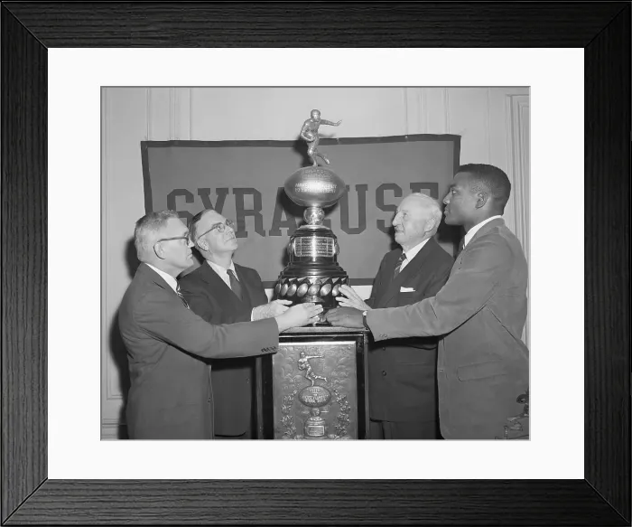 Framed Print : Jim Brown and Officials with Lambert Trophy Framed Print : Jim Brown and Officials with Lambert Trophy