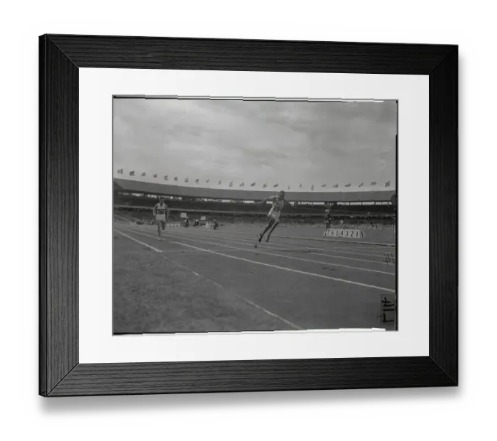 Framed Print : Milton Campbell Crossing Finish Line Framed Print : Milton Campbell Crossing Finish Line