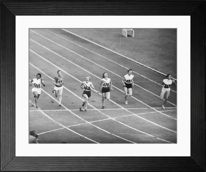 Framed Print : Womens 100 Meter At Australia Olympics Framed Print : Womens 100 Meter At Australia Olympics