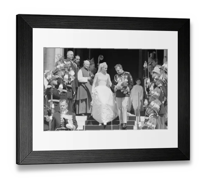 Framed Print : Grace Kelly and Prince Rainier Exiting the Cathedral Framed Print : Grace Kelly and Prince Rainier Exiting the Cathedral