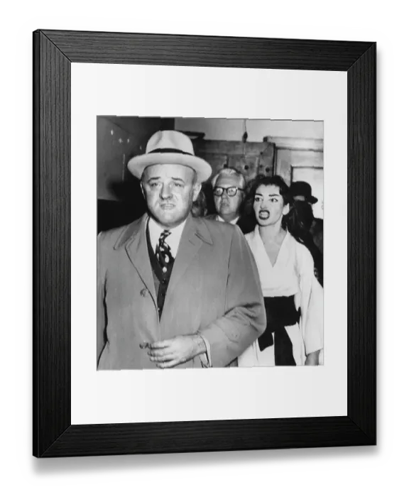 Framed Print : Maria Callas Shouts At U.S. Marshal Framed Print : Maria Callas Shouts At U.S. Marshal