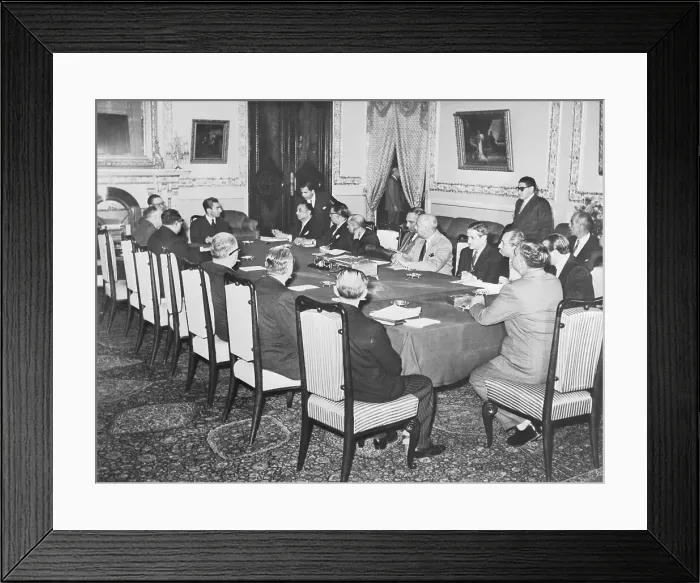 Framed Print : Political Leaders Meeting in Iran Framed Print : Political Leaders Meeting in Iran