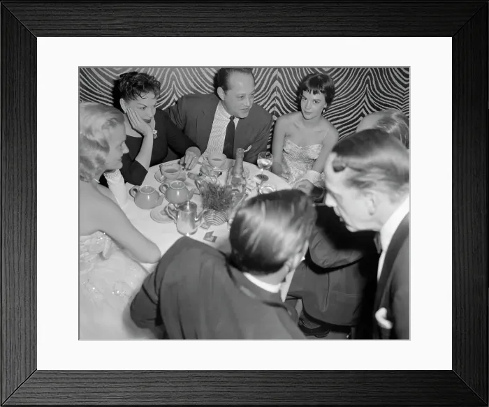 Framed Print : Judy Garland Sitting with Friends