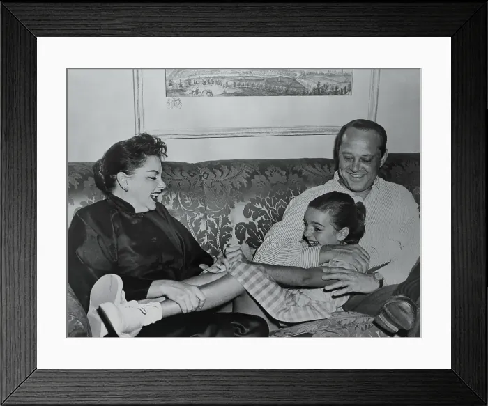 Framed Print : Judy Garland and Sid Luft Sitting on Couch with Her Daughter Liza Framed Print : Judy Garland and Sid Luft Sitting on Couch with Her Daughter Liza