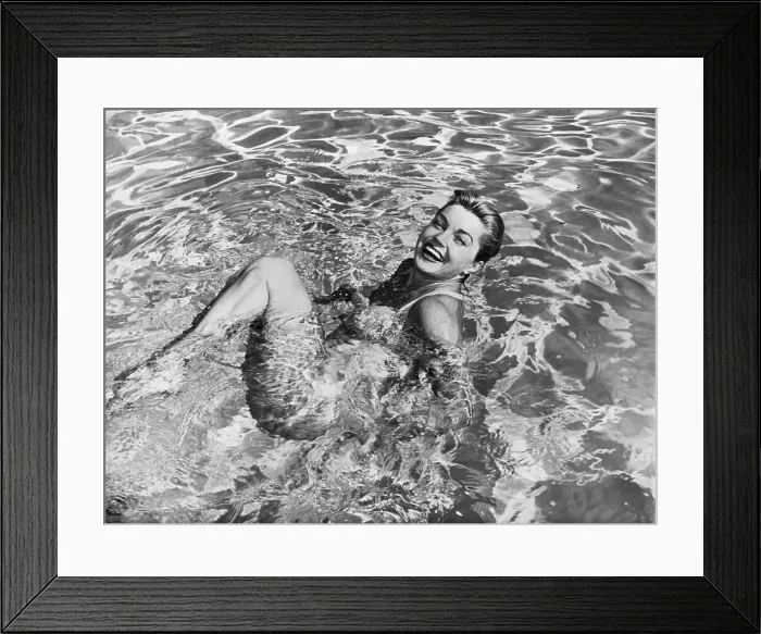 Framed Print : Esther Williams in Swimming Pool Framed Print : Esther Williams in Swimming Pool
