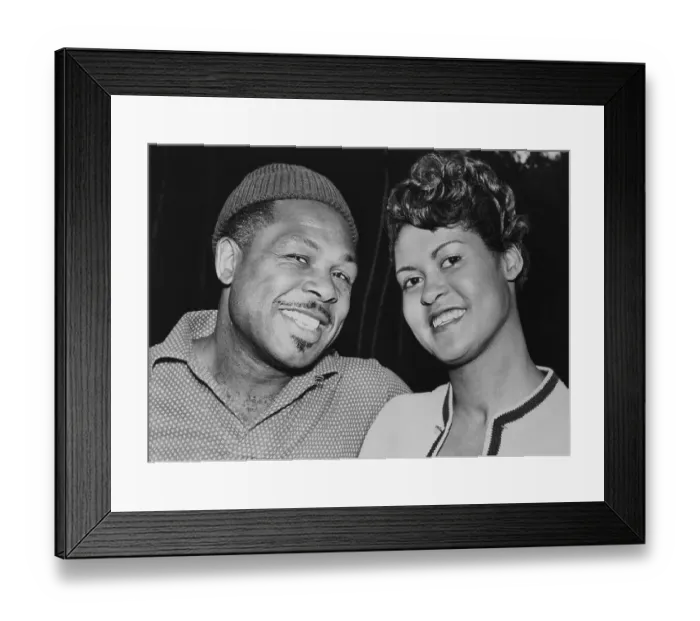 Framed Print : Boxer Archie Moore with Model Joan Hardy