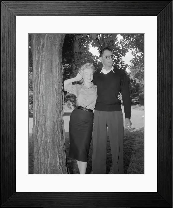 Framed Print : Marilyn Monroe and Arthur Miller Framed Print : Marilyn Monroe and Arthur Miller
