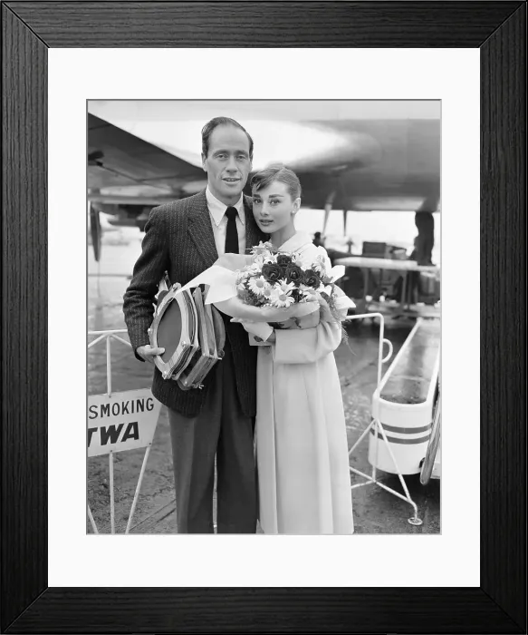 Framed Print : Mel Ferrer and Audrey Hepburn in Paris Framed Print : Mel Ferrer and Audrey Hepburn in Paris