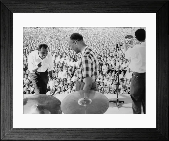 Framed Print : Louis Armstrong Performing on Stage Framed Print : Louis Armstrong Performing on Stage