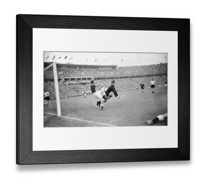 Framed Print : Tommy Taylor Kicking For a Goal Framed Print : Tommy Taylor Kicking For a Goal