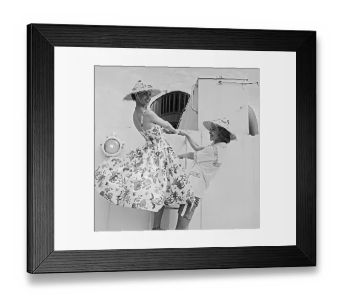 Framed Print : Women Modeling Fashionable Straw Hats Framed Print : Women Modeling Fashionable Straw Hats