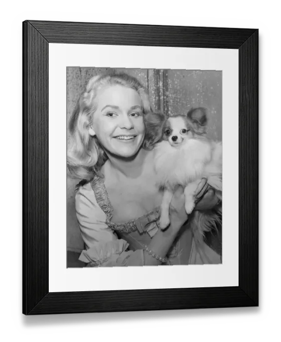 Framed Print : Portrait of Diana Vandervilis Framed Print : Portrait of Diana Vandervilis