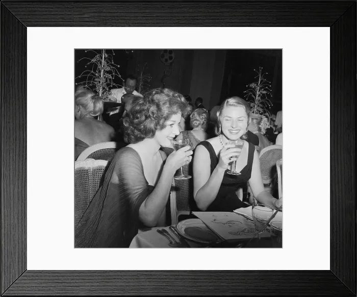 Framed Print : Susan Hayward with Ingrid Bergman Framed Print : Susan Hayward with Ingrid Bergman