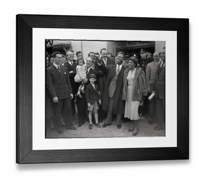 Framed Print : Louis and Lucille Armstrong in Airport Framed Print : Louis and Lucille Armstrong in Airport