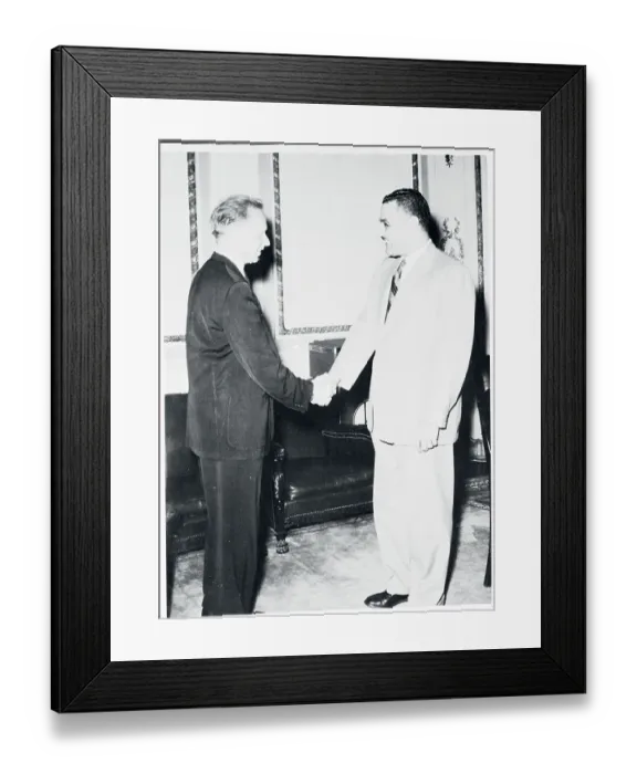 Framed Print : Dag Hammarskjold and Gamal Abdel Nasser Shaking Hands Framed Print : Dag Hammarskjold and Gamal Abdel Nasser Shaking Hands