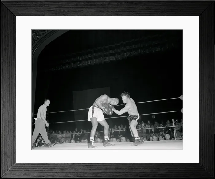 Framed Print : Boxers in Action in the Ring Framed Print : Boxers in Action in the Ring