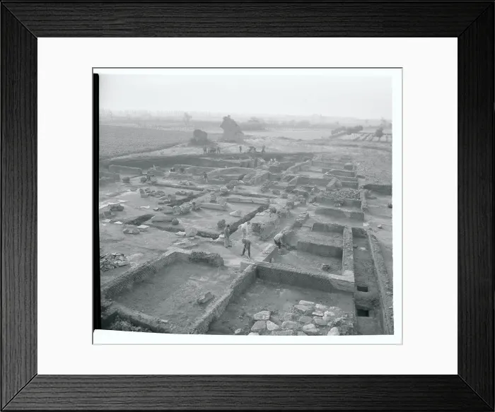 Framed Print : Workmen Excavating an Ancient Roman Site Framed Print : Workmen Excavating an Ancient Roman Site