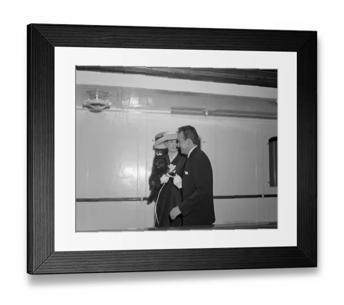 Framed Print : Prince Rainier III Talking with Grace Kelly Framed Print : Prince Rainier III Talking with Grace Kelly