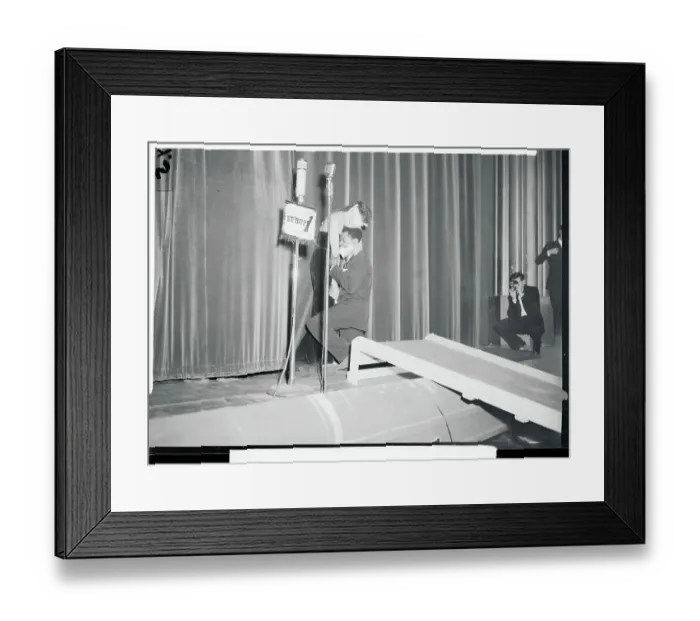 Framed Print : Portrait of Josephine Baker and Fan Framed Print : Portrait of Josephine Baker and Fan
