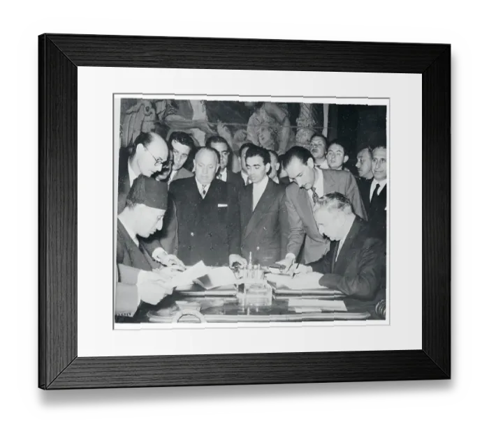 Framed Print : Moroccan and Spanish Leaders Signing Agreement Framed Print : Moroccan and Spanish Leaders Signing Agreement