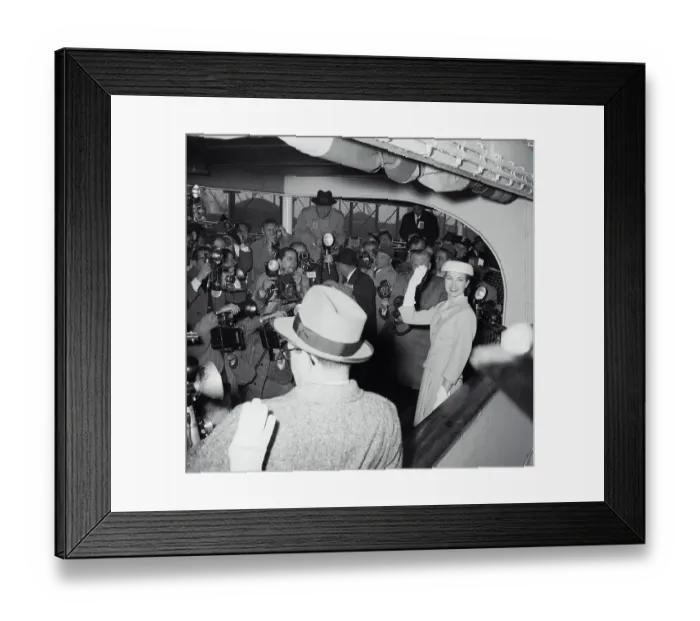 Framed Print : Grace Kelly Waving to Press Mob Framed Print : Grace Kelly Waving to Press Mob