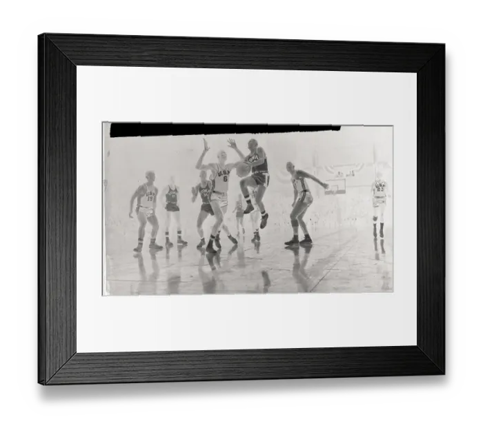 Framed Print : Bill Seaberg Driving for Basket Framed Print : Bill Seaberg Driving for Basket