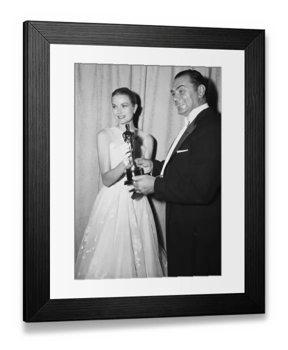 Framed Print : Grace Kelly Presents Borgnine With Oscar Framed Print : Grace Kelly Presents Borgnine With Oscar