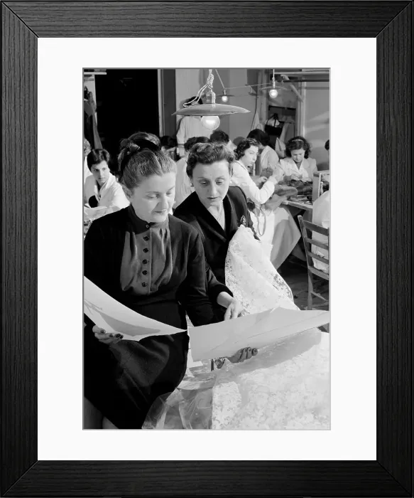 Framed Print : Zoe and Micol Fontana Looking a Lace Framed Print : Zoe and Micol Fontana Looking a Lace