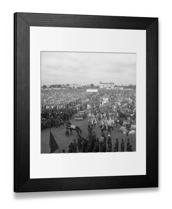 Framed Print : Citizens Welcoming Sultan on Returning to His Homeland Framed Print : Citizens Welcoming Sultan on Returning to His Homeland