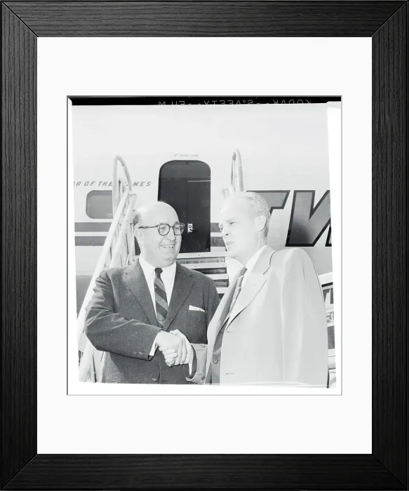 Framed Print : Leonard Hall and Paul Butler Shaking Hands Framed Print : Leonard Hall and Paul Butler Shaking Hands